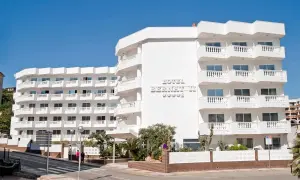Hotel Bernatti. All inclusive plus co to znaczy? To beztroskie wakacje z pełnym wyżywieniem i napojami.