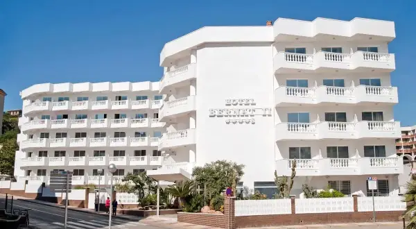 Hotel Bernatti. All inclusive plus co to znaczy? To beztroskie wakacje z pełnym wyżywieniem i napojami.