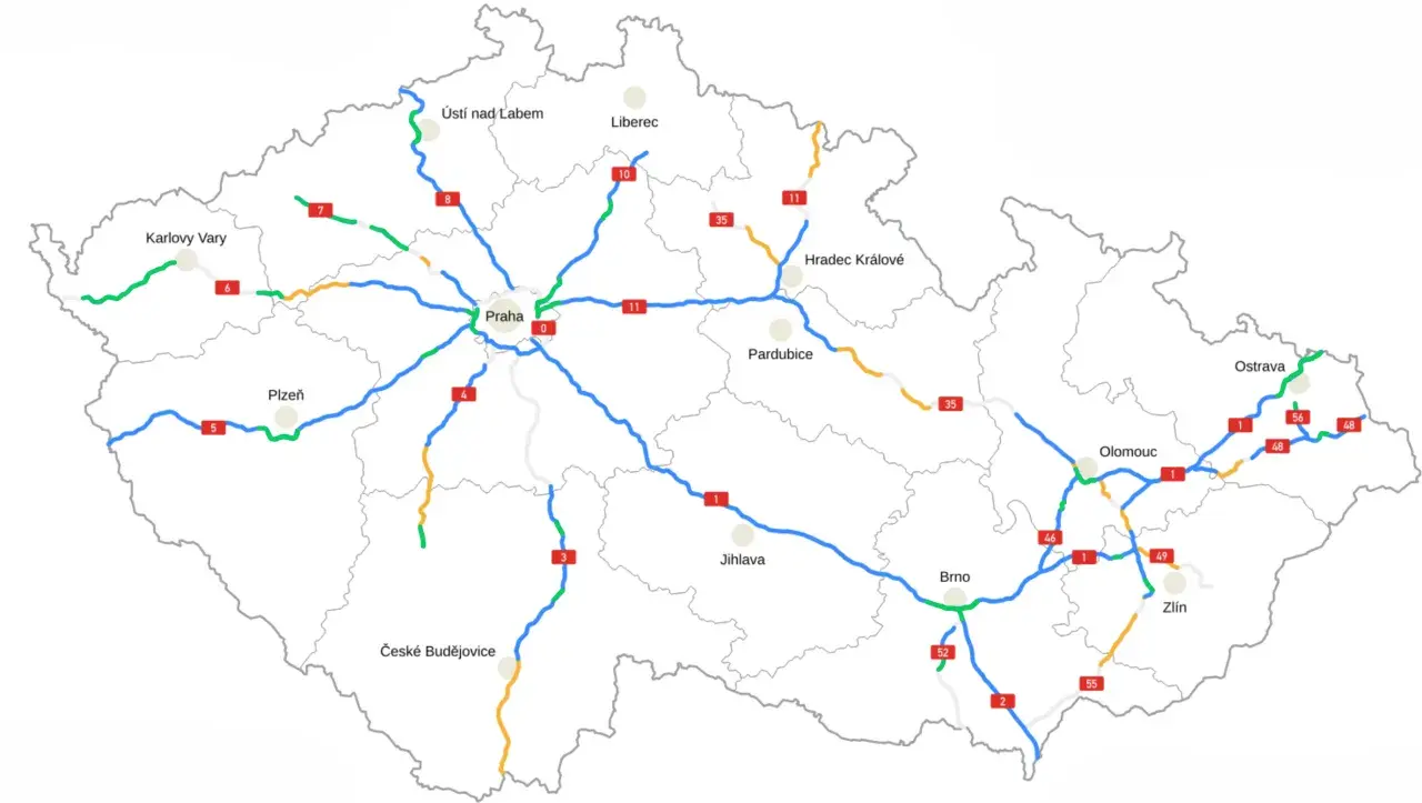 Mapa Czech z zaznaczonymi drogami, na które obowiązują winiety. Widoczne autostrady i drogi ekspresowe łączą główne miasta.