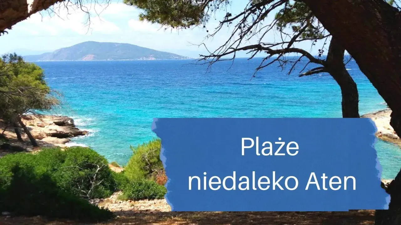 Piękne plaże niedaleko Aten, z turkusową wodą i zielonymi wzgórzami w tle. Idealne miejsce na relaks.