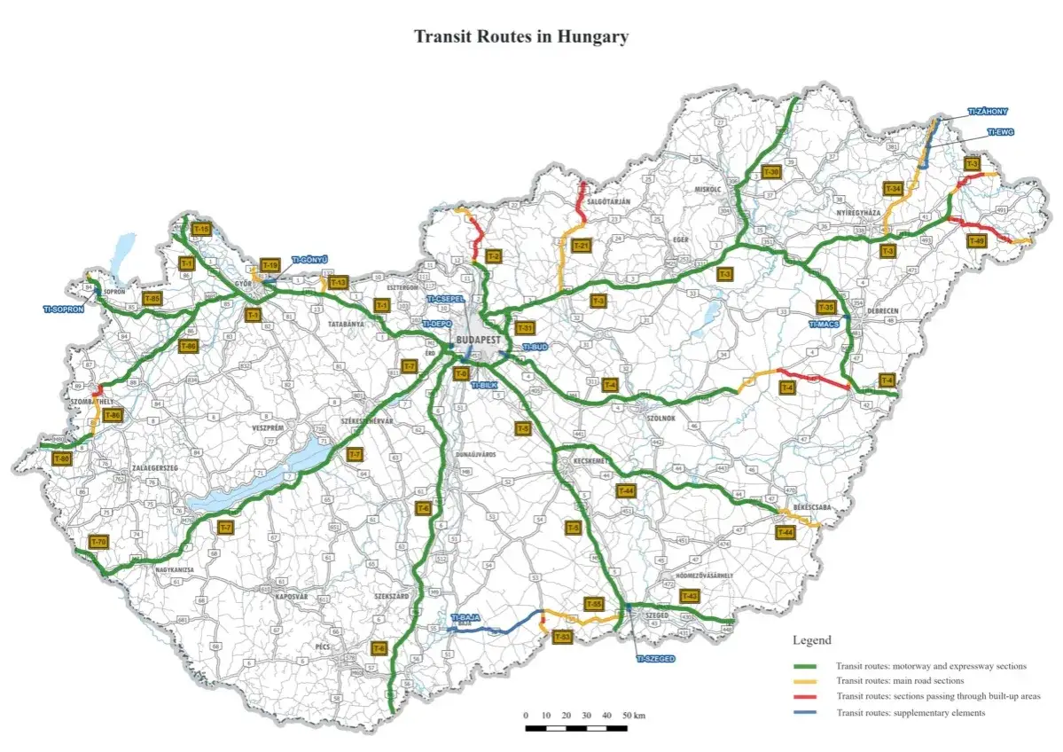 Mapa Węgier z zaznaczonymi trasami tranzytowymi. Planujesz podr&oacute;ż węgry samochodem? Ta mapa pomoże Ci wybrać najlepszą trasę.